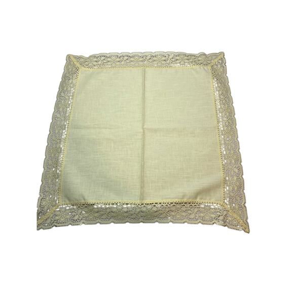 Vintage Beautiful And Bright Set‎ Of Lace Edged Yellow Napkins - Picture 2 of 3